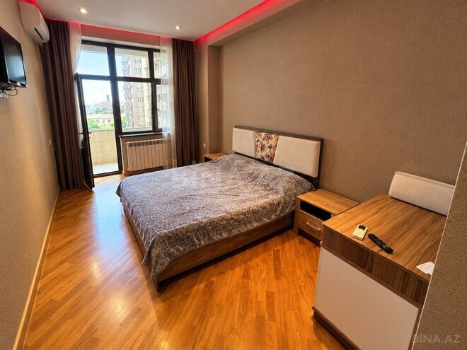 İcarəyə verilir 3 otaqlı yeni tikili 105 m², 28 May m., photo 1 from 12