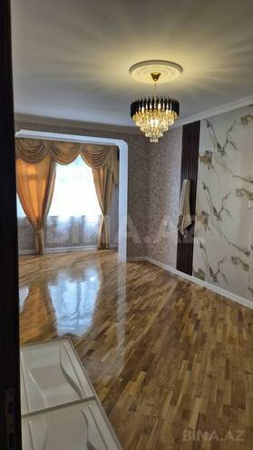Сдаётся 4-комн. вторичка 100 м², м. Нефтчиляр, photo 1 from 12