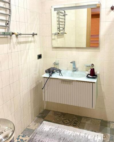 İcarəyə verilir 3 otaqlı yeni tikili 130 m², 28 May m., photo 25 from 32