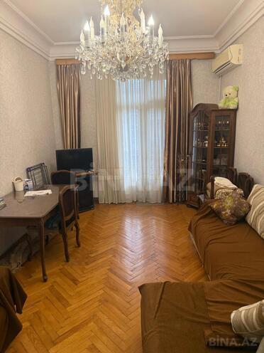 Satılır 2 otaqlı köhnə tikili 60 m², Nəsimi r., photo 1 from 20