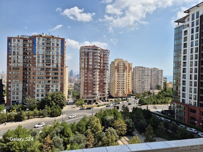 Продается 3-комн. вторичка 95 м², м. Элмляр Академиясы, photo 1 from 15