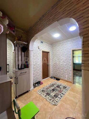 Продаётся 4-комн. вторичка 90 м², photo 1 from 17
