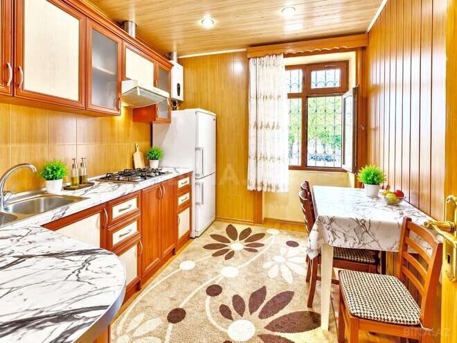 Satılır 3 otaqlı köhnə tikili 110 m², Qara Qarayev m., photo 6 from 13