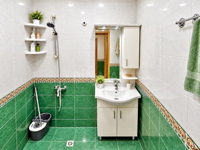 Satılır 3 otaqlı köhnə tikili 110 m², Qara Qarayev m., photo 3 from 13