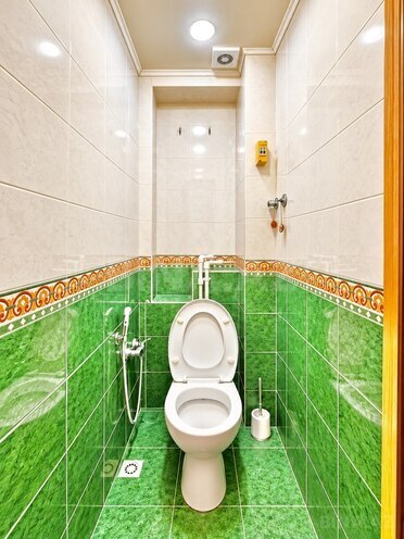 Satılır 3 otaqlı köhnə tikili 110 m², Qara Qarayev m., photo 4 from 13