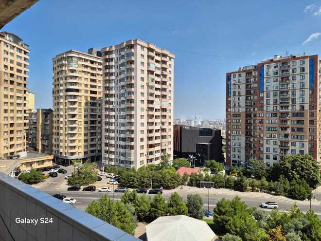 Продаётся 3-комн. вторичка 95 м², м. Элмляр Академиясы, photo 1 from 14