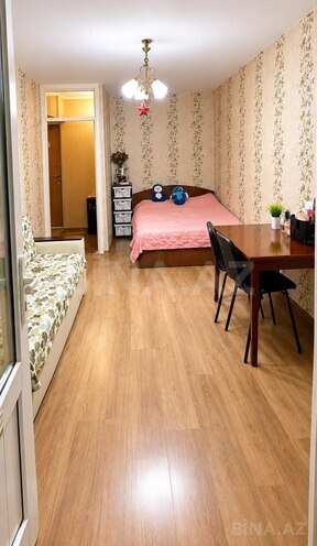 Продаётся 1-комн. вторичка 35 м², м. Нефтчиляр, photo 1 from 6