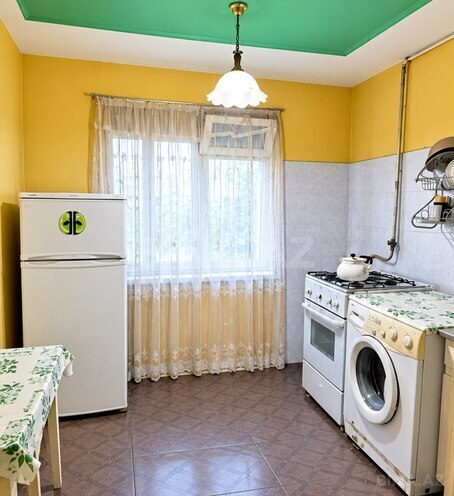 Продаётся 1-комн. вторичка 35 м², м. Нефтчиляр, photo 4 from 6