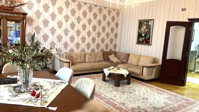 Сдаётся 3-комн. новостройка 150 м², м. 8 ноября, photo 1 from 25