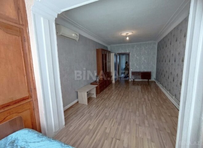 Продается 2-комн. вторичка 65 м², м. Халглар Достлугу, photo 1 from 12