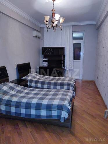Сдаётся 3-комн. новостройка 138 м², м. 8 ноября, photo 1 from 13