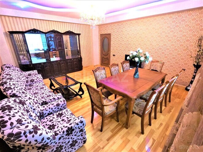 Сдаётся 3-комн. новостройка 150 м², м. Нефтчиляр, photo 1 from 14