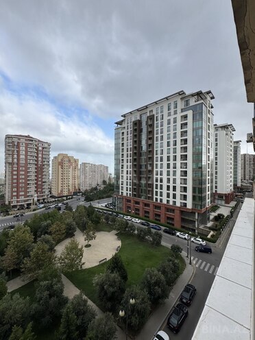 Продаётся 3-комн. вторичка 85 м², м. Элмляр Академиясы, photo 1 from 17