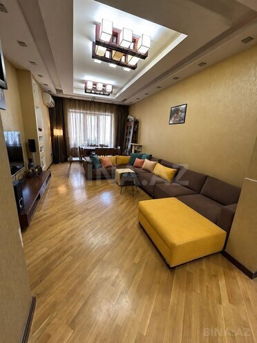 Продаётся 3-комн. новостройка 117 м², м. Низами, photo 1 from 16