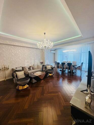 Продаётся 4-комн. новостройка 180 м², м. Иншаатчылар, photo 1 from 18