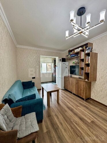 Продаётся 2-комн. вторичка 45 м², м. Элмляр Академиясы, photo 4 from 16