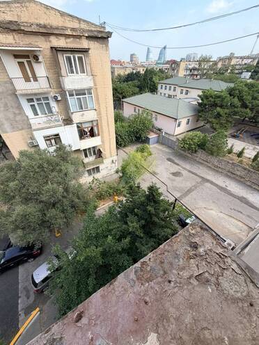 Продаётся 3-комн. вторичка 42.5 м², м. Элмляр Академиясы, photo 3 from 10