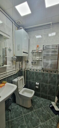 İcarəyə verilir 2 otaqlı köhnə tikili 65 m², Azadlıq Prospekti m., photo 15 from 17