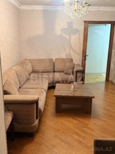 Продается 3-комн. вторичка 71 м², м. Гянджлик, photo 1 from 13