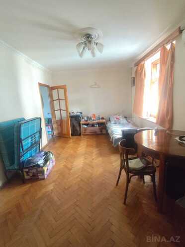 Продается 2-комн. вторичка 40 м², м. Гянджлик, photo 1 from 10
