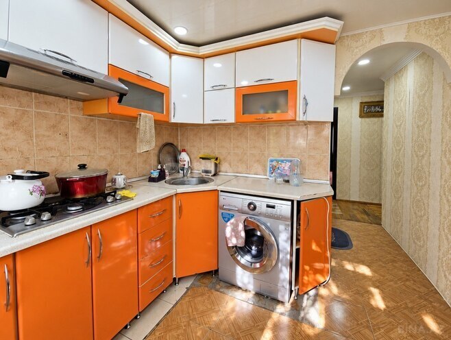 Продаётся 3-комн. вторичка 70 м², м. Элмляр Академиясы, photo 1 from 10