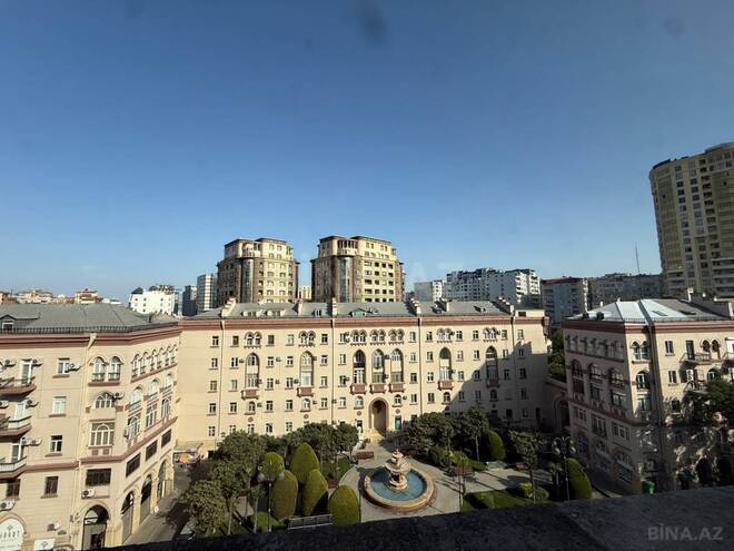 Продаётся 3-комн. вторичка 108 м², м. Низами, photo 24 from 25
