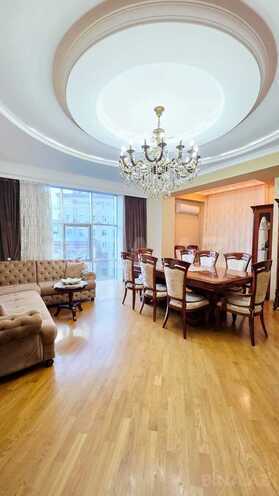 Сдается 3-комн. новостройка 170 м², м. Низами, photo 4 from 32