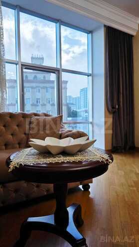 Сдается 3-комн. новостройка 170 м², м. Низами, photo 1 from 32