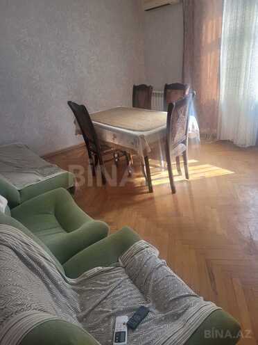Сдаётся 3-комн. вторичка 75 м², м. 20 января, photo 1 from 8