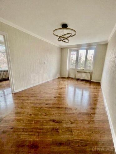 Satılır 2 otaqlı köhnə tikili 50 m², Qara Qarayev m., photo 1 from 11