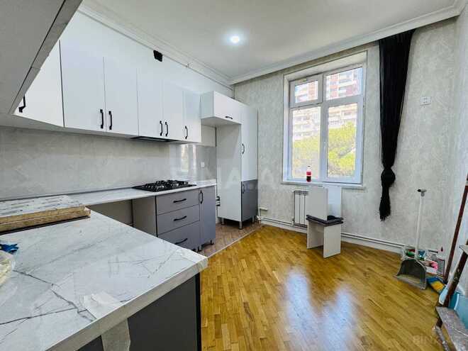 Продаётся 3-комн. вторичка 84 м², м. Кара Караев, photo 1 from 26