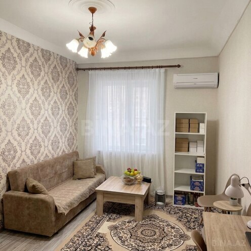 Satılır 2 otaqlı köhnə tikili 40 m², 8 Noyabr m., photo 1 from 10