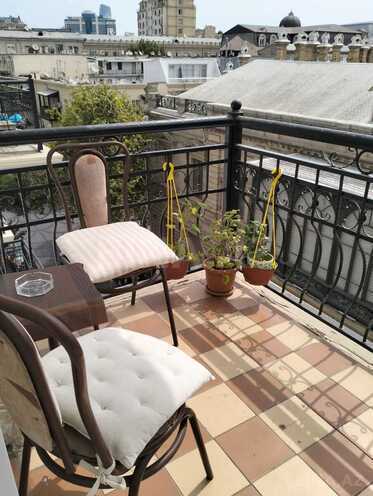 İcarəyə verilir 2 otaqlı köhnə tikili 80 m², Sahil m., photo 1 from 19