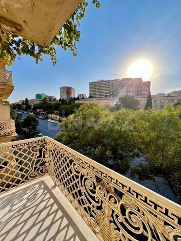 Продается 2-комн. вторичка 60 м², м. Элмляр Академиясы, photo 8 from 10