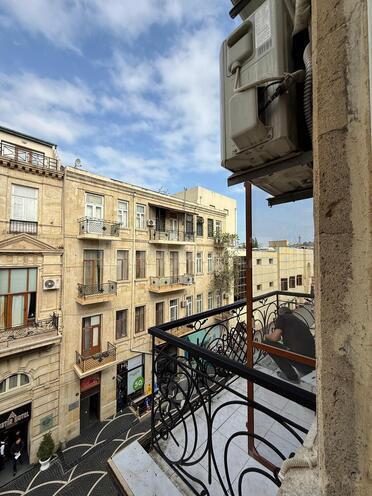 Satılır 3 otaqlı köhnə tikili 75 m², Sahil m., photo 4 from 31