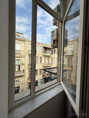 Satılır 3 otaqlı köhnə tikili 75 m², Sahil m., photo 13 from 31