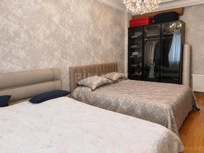 Продаётся 2-комн. вторичка 65 м², м. Ази Асланов, photo 7 from 10