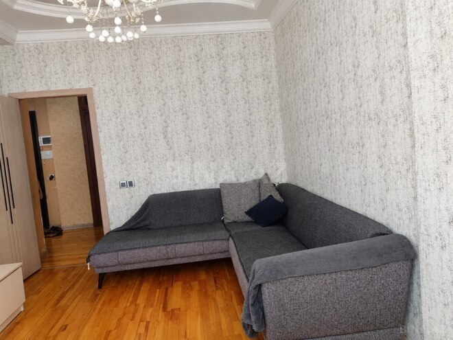 Продаётся 2-комн. вторичка 65 м², м. Ази Асланов, photo 3 from 10