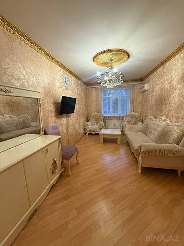 Сдаётся 3-комн. вторичка 70 м², м. Ахмедлы, photo 1 from 9