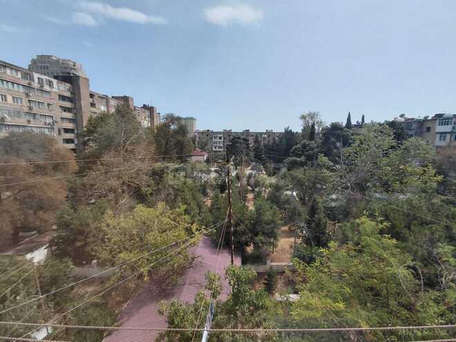 Satılır 2 otaqlı köhnə tikili 62 m², İnşaatçılar m., photo 21 from 28