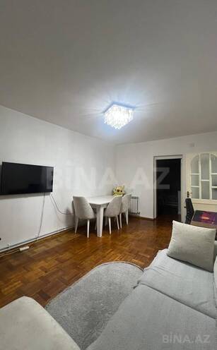Satılır 2 otaqlı köhnə tikili 65 m², İnşaatçılar m., photo 3 from 11