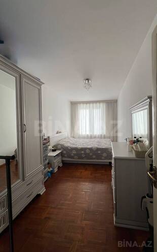 Satılır 2 otaqlı köhnə tikili 65 m², İnşaatçılar m., photo 4 from 11