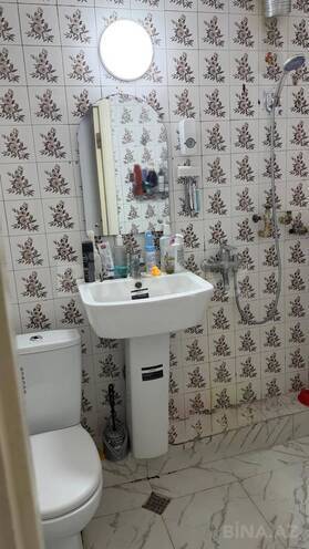 Satılır 2 otaqlı köhnə tikili 65 m², İnşaatçılar m., photo 8 from 11