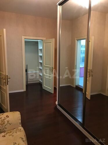 İcarəyə verilir 3 otaqlı yeni tikili 180 m², 28 May m., photo 17 from 22