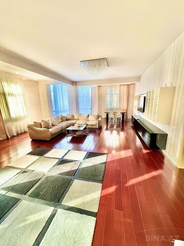 İcarəyə verilir 3 otaqlı yeni tikili 180 m², 28 May m., photo 1 from 22
