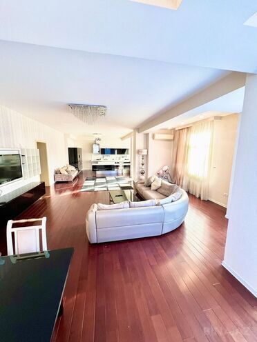 İcarəyə verilir 3 otaqlı yeni tikili 180 m², 28 May m., photo 3 from 22