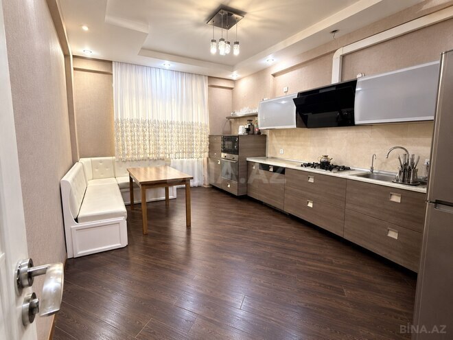 Продаётся 3-комн. новостройка 130 м², м. Кара Караев, photo 6 from 9