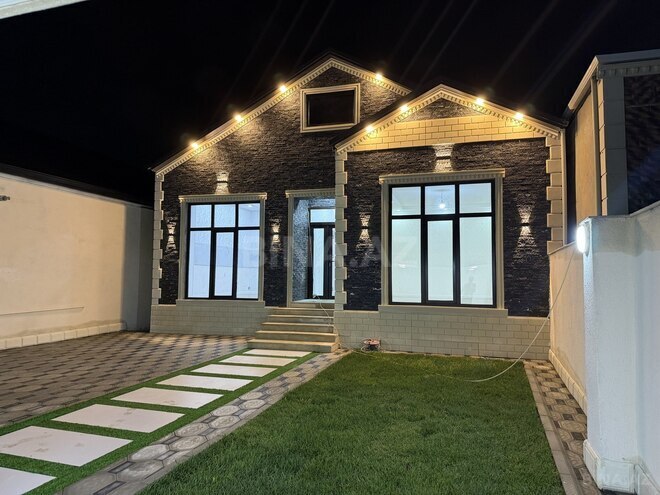 Satılır 3 otaqlı həyət evi/bağ evi 75 m², Saray q., photo 1 from 10