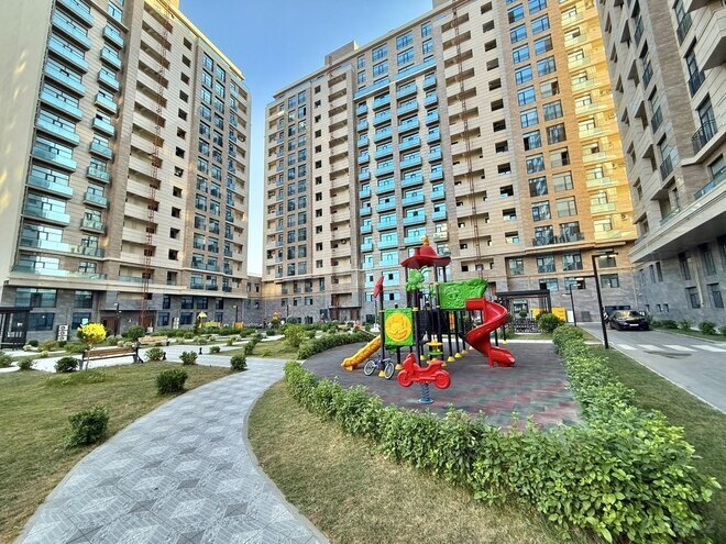 Сдается 3-комн. новостройка 130 м², м. Низами, photo 1 from 31