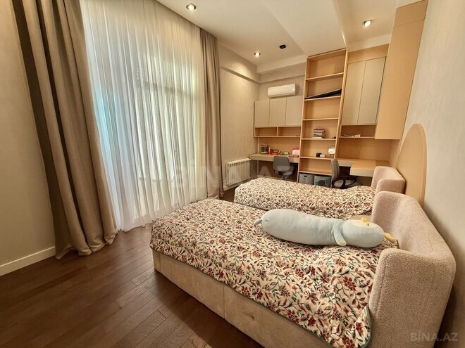 Сдается 3-комн. новостройка 130 м², м. Низами, photo 18 from 31